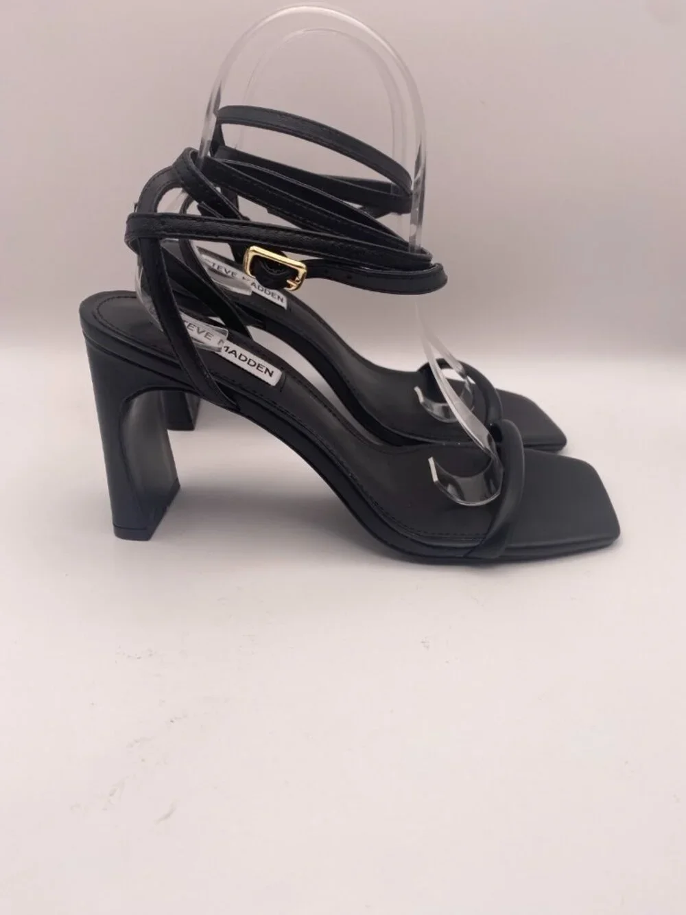 Steve Madden Women Eryka Black Leather Ankle Strap Sandal  Sz 8